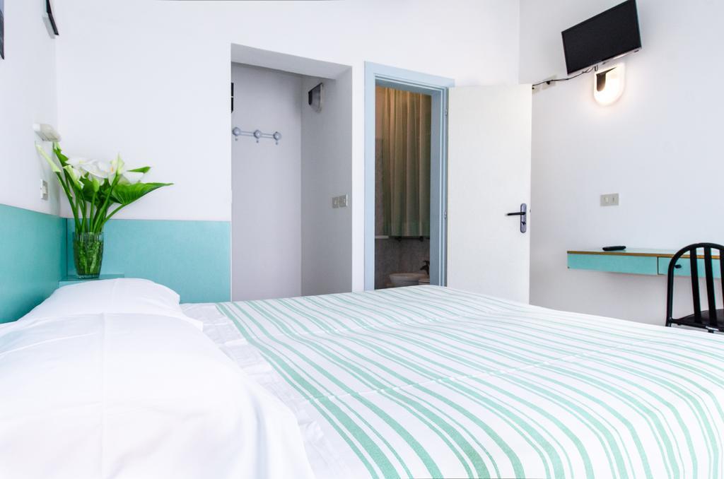 Hotel San Gottardo Риччоне Екстер'єр фото